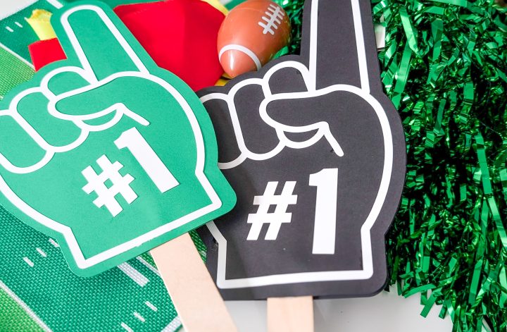 DIY Foam Finger Craft for Kids, Football craft for kids, Fall craft for kids, Autumn craft for kids