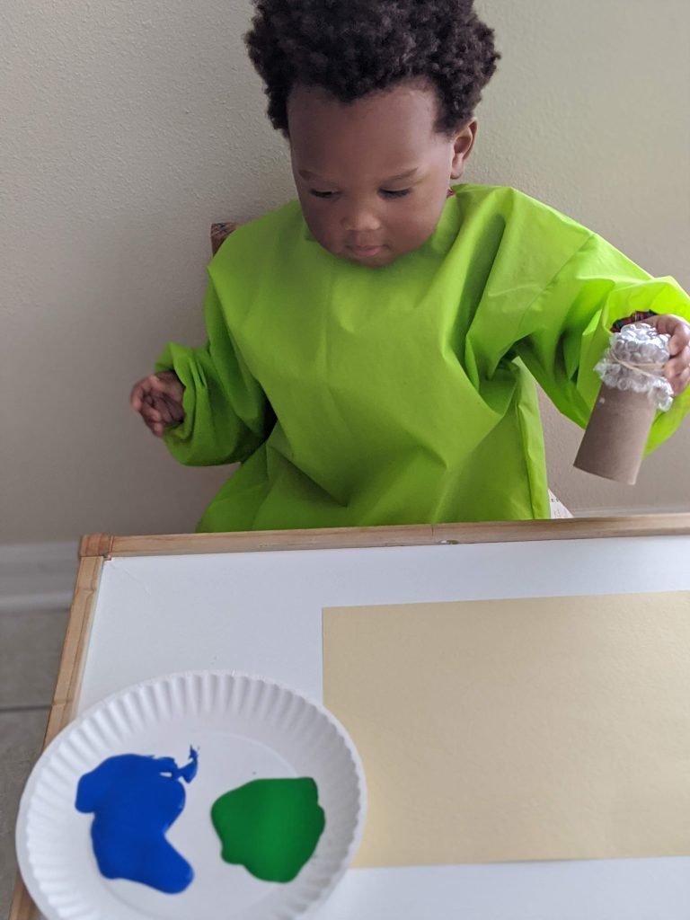 bubble wrap stamp art for kids, Earth day craft for kids, recyclable crafts for kids, toilet paper roll crafts