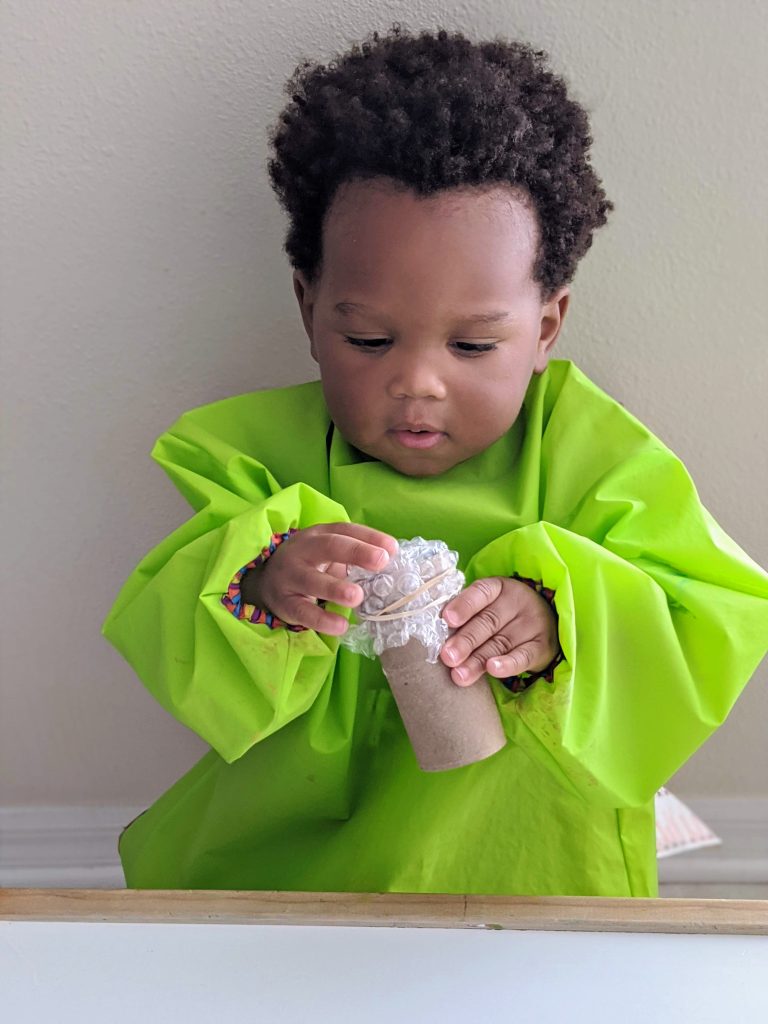 bubble wrap stamp art for kids, Earth day craft for kids, recyclable crafts for kids, toilet paper roll crafts